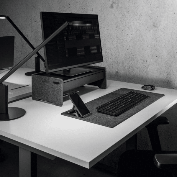 Durable Effect Monitor Stand